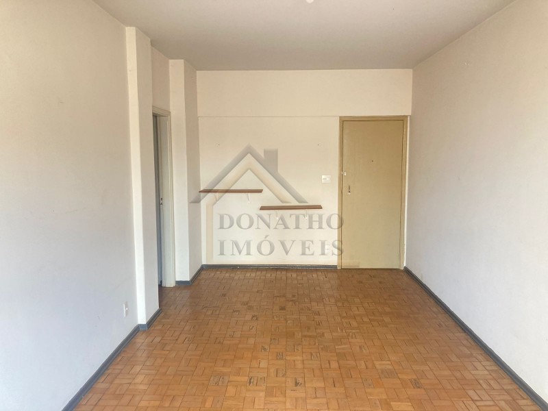 Apartamento à venda com 2 quartos, 100m² - Foto 2