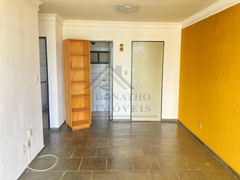 Apartamento à venda com 2 quartos, 62m² - Foto 2