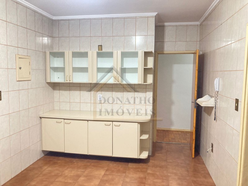 Apartamento para alugar com 2 quartos, 102m² - Foto 11