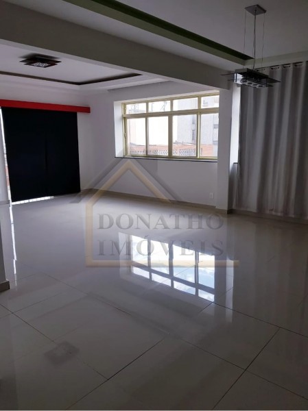 Apartamento à venda com 3 quartos, 168m² - Foto 4