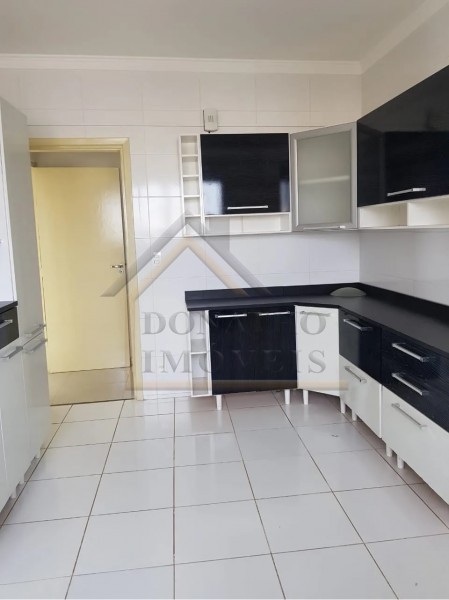 Apartamento à venda com 3 quartos, 168m² - Foto 9