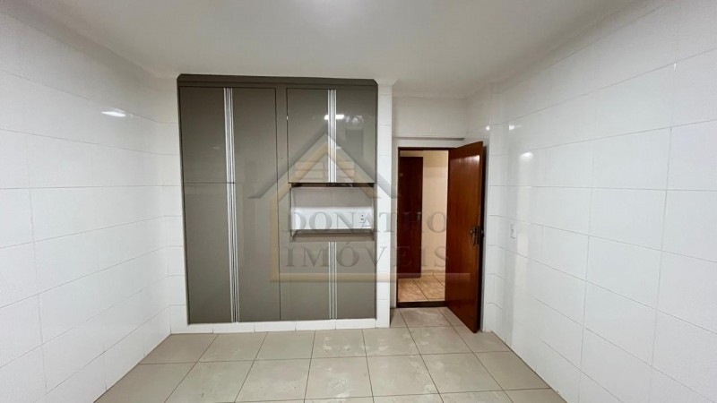 Apartamento para alugar com 3 quartos, 109m² - Foto 13