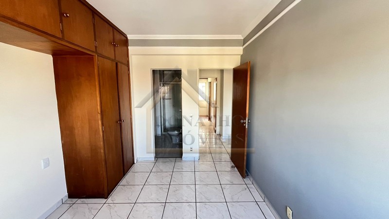 Apartamento para alugar com 3 quartos, 119m² - Foto 9