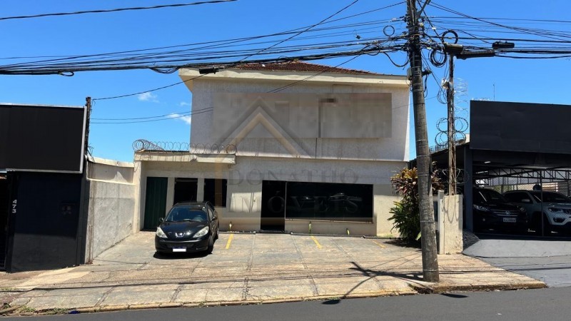 Prédio Inteiro para alugar com 4 quartos, 240m² - Foto 1