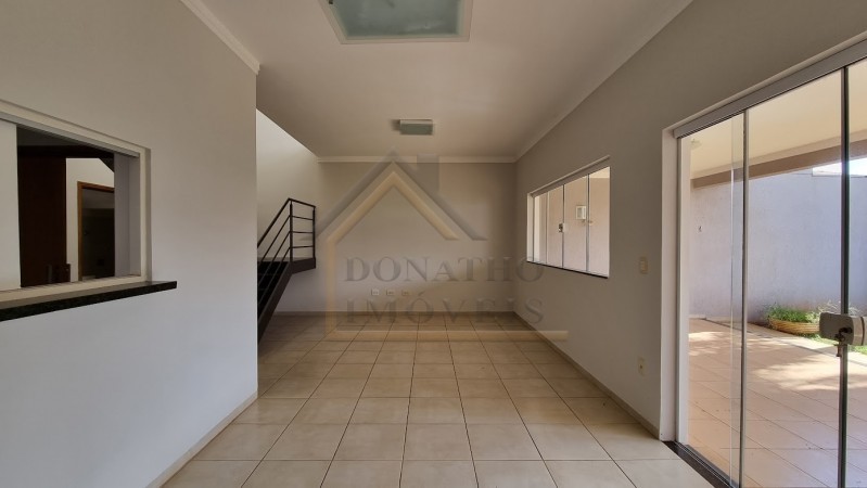 Casa de Condomínio para alugar com 3 quartos, 198m² - Foto 3